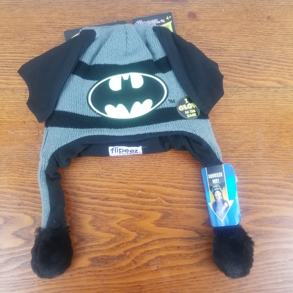 Batman Other - Flipeez Hat Batman Wings Move Glow Comic Wings Up